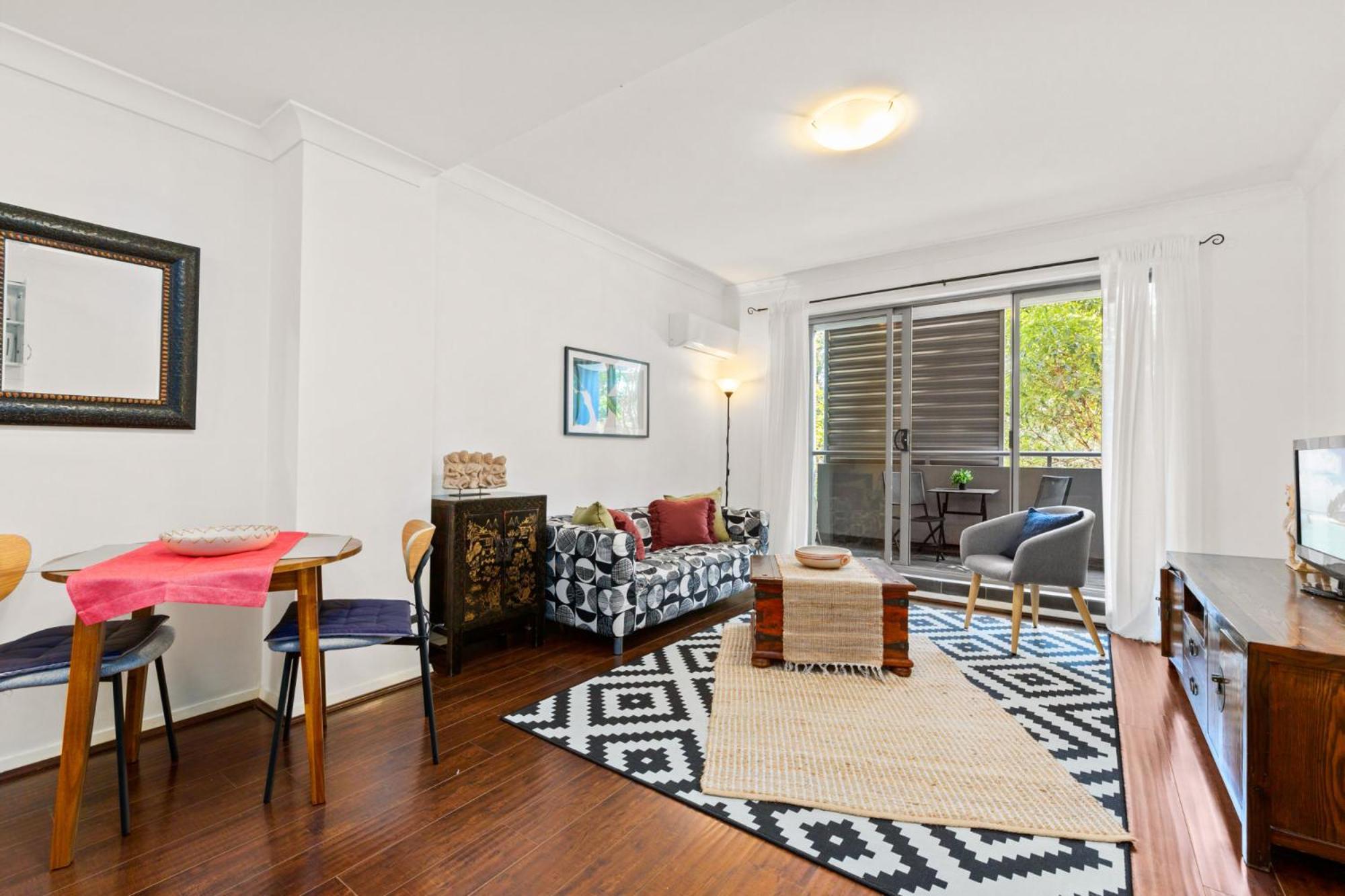 Apartment Spacious 1-bed With Pool & Gym 5 Minutes From Cbd *